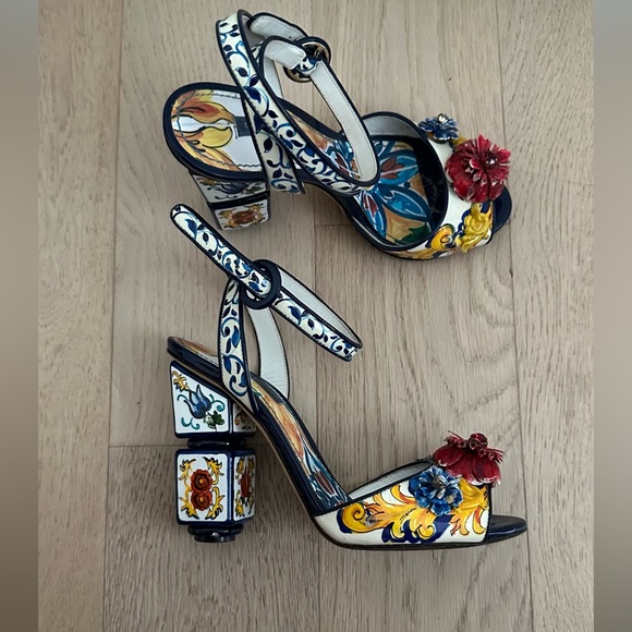 Dolce & Gabbana Ceramic Painted Majolica Print 3D Flowers sz 36 - Picture 2 of 7